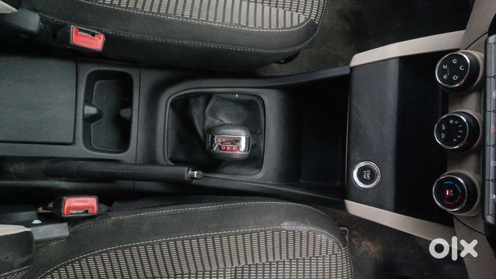 Renault Triber Rxz Easy-r Amt, 2023, Petrol