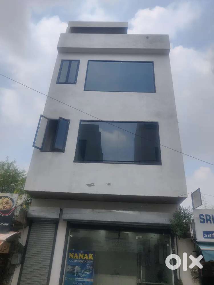 3 floor mount and wash room on the top