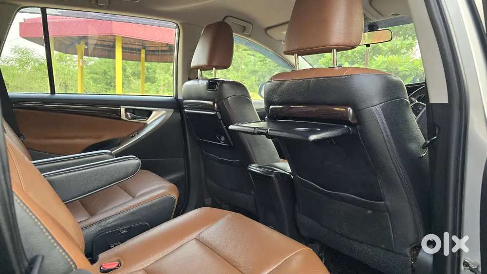 Toyota Innova Crysta 2017 Diesel 98000 Km Driven