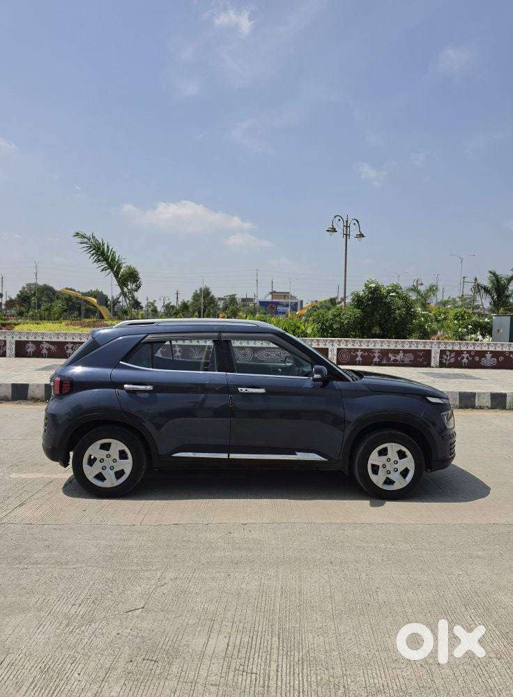 Hyundai Venue 1.2 S (o), 2022, Cng & Hybrids