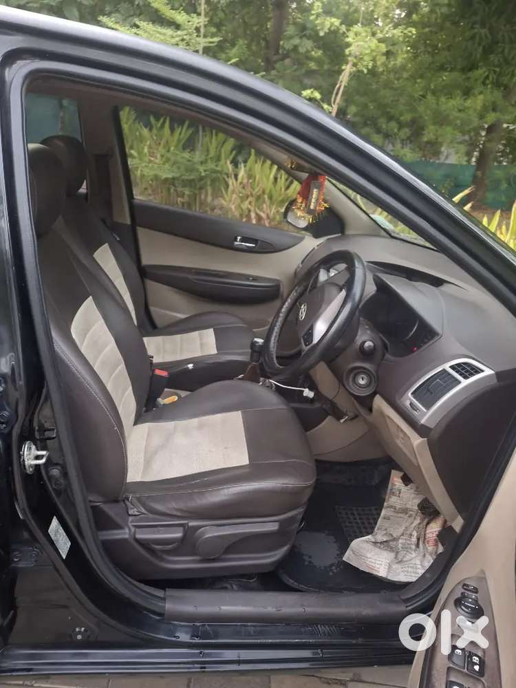 Hyundai I20 2011 Cng & Hybrids 97000 Km Driven
