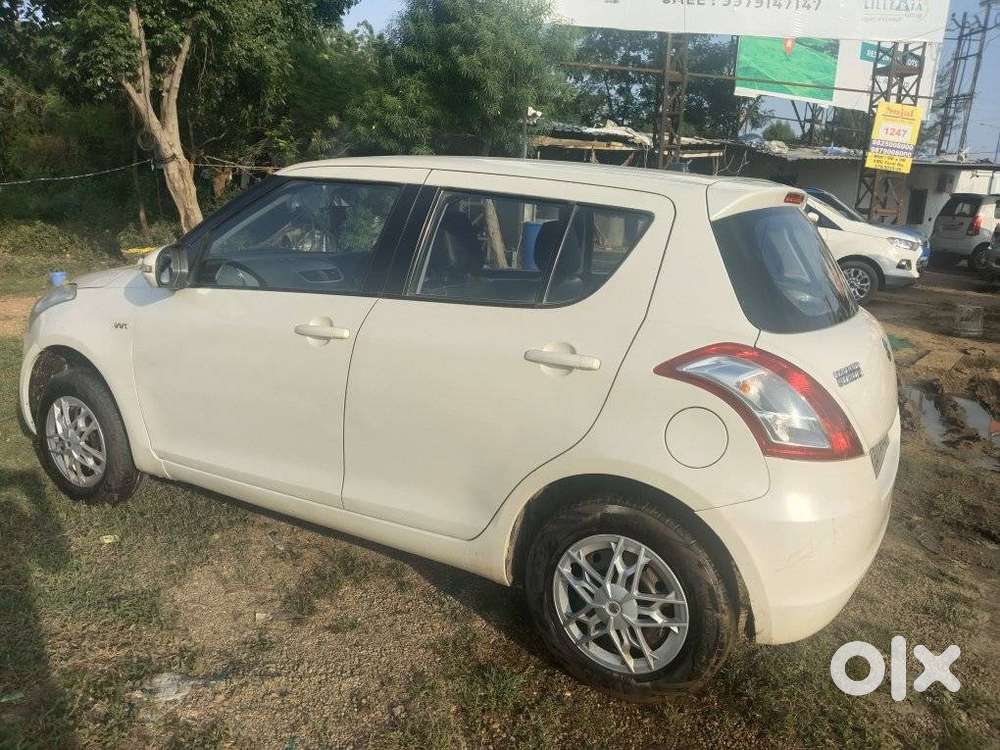 Maruti Suzuki Swift Vxi + Manual, 2014, Cng & Hybrids