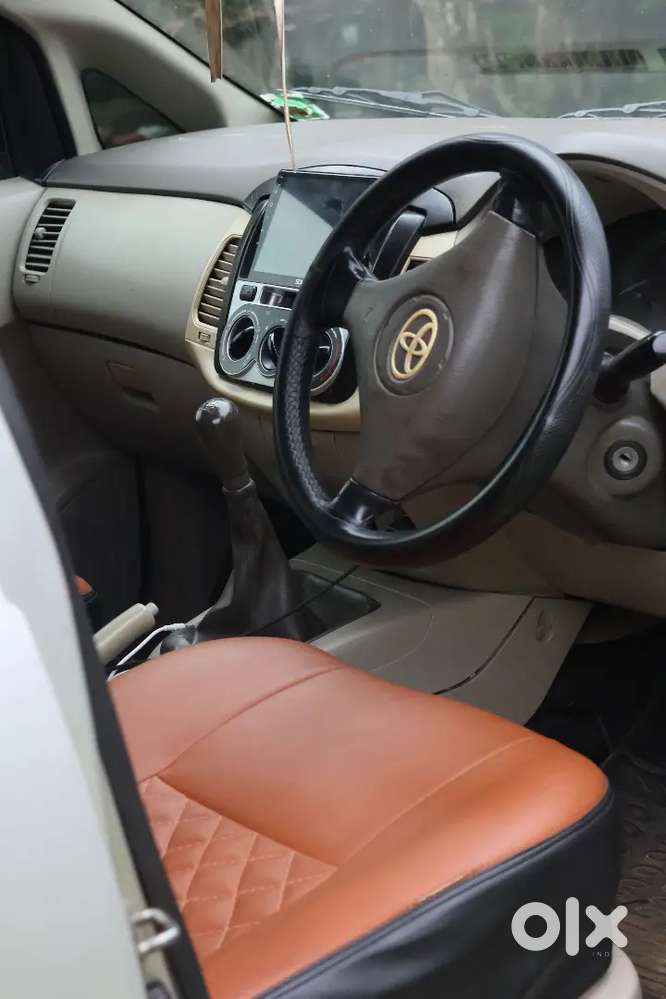 Toyota,innova