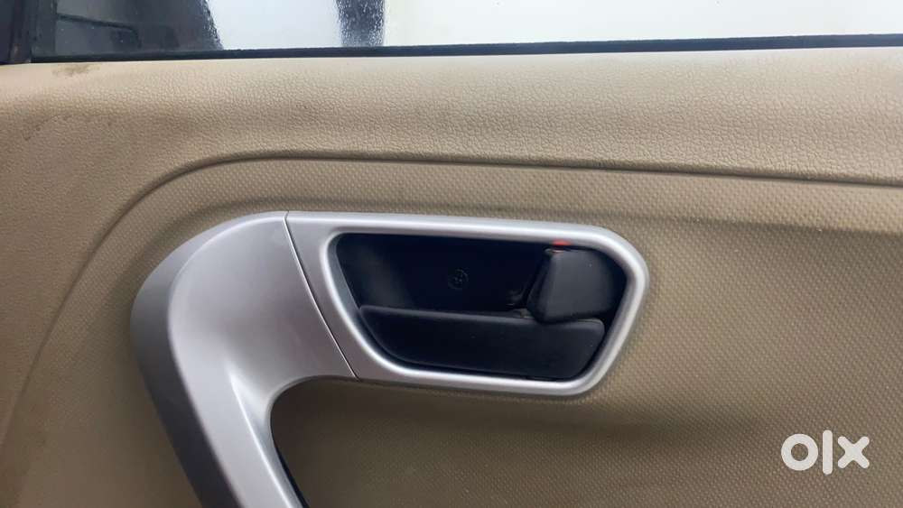 Mahindra Tuv 300 T8 Amt, 2017, Diesel