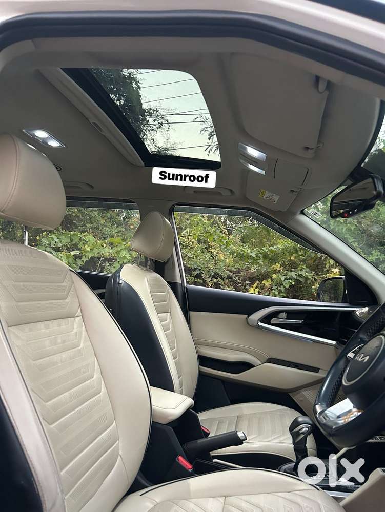 Kia Carens Luxury (o)1.5 Diesel At 7 Str, 2023, Diesel