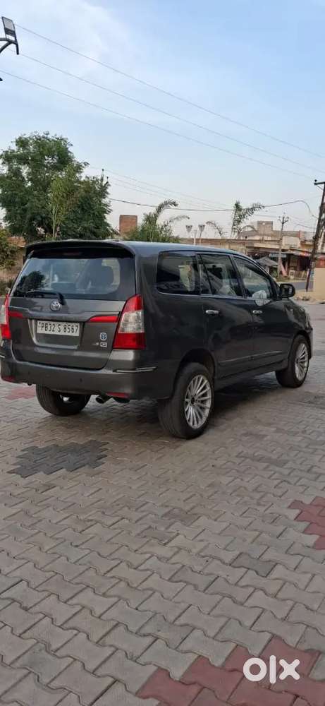 Toyota Innova 2014 Diesel 110000 Km Driven