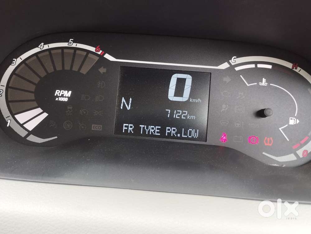Nissan Magnite Kuro Edition Petrol Amt, 2024, Petrol
