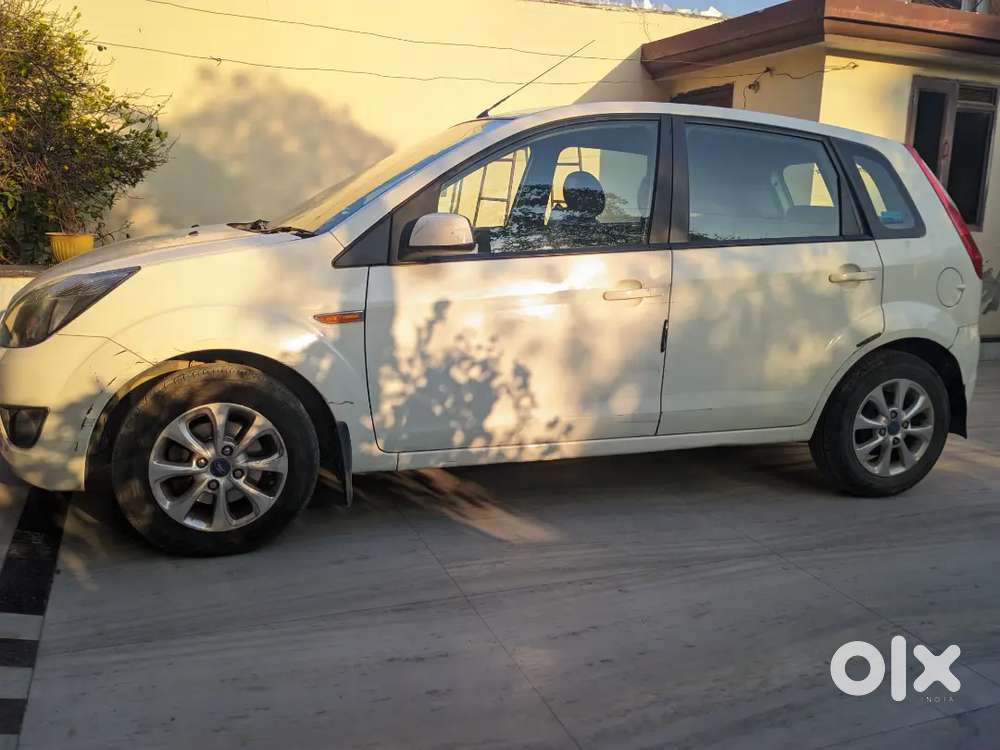 Ford Figo 2012 Diesel Only 90000 Km Driven