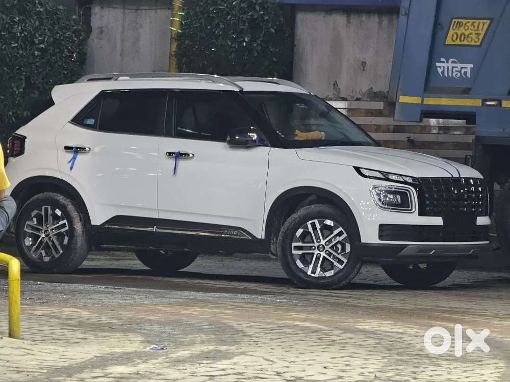 Hyundai New Venue 2025 Diesel 35000 Km Driven