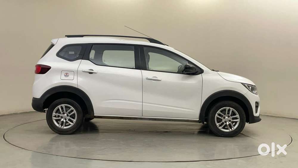 Renault Triber Rxt, 2022, Petrol