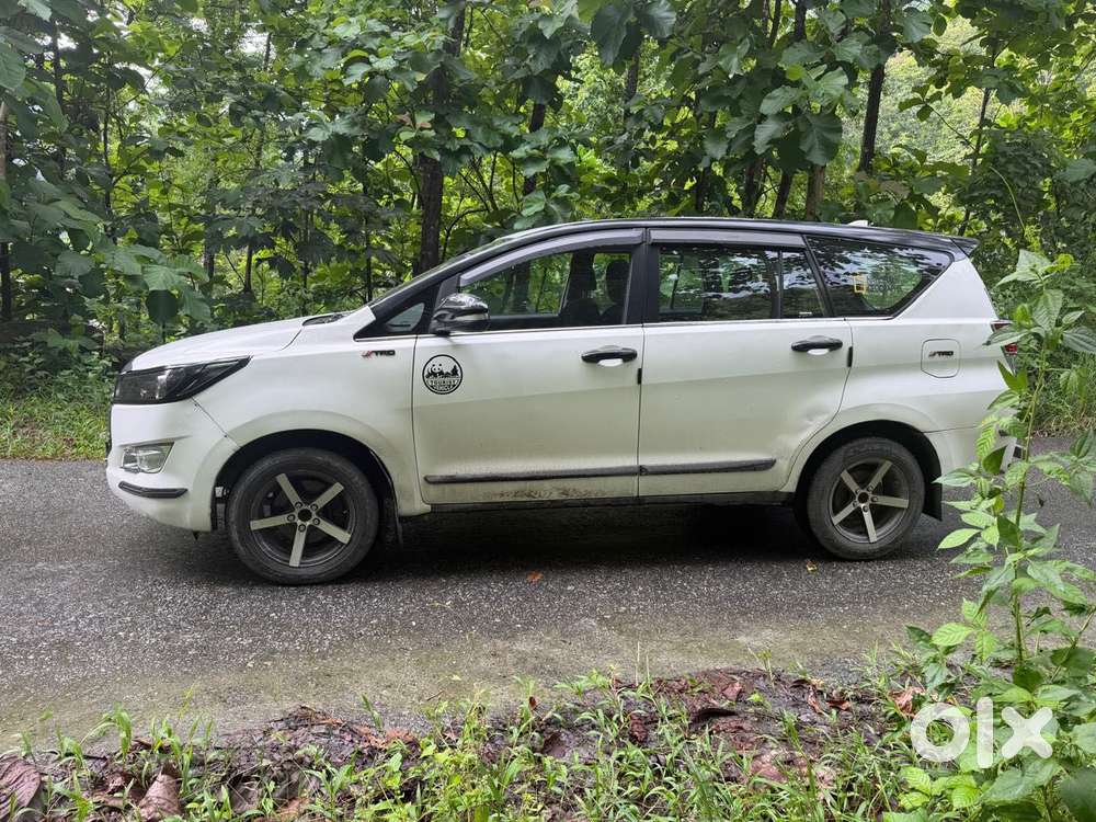 Toyota Innova Crysta 2.4 G Plus Mt, 2017, Diesel