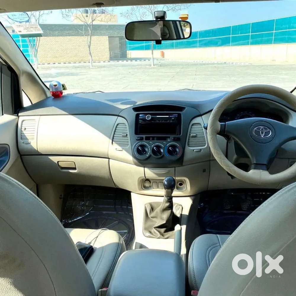 Toyota Innova 2011 Diesel 190000 Km Driven