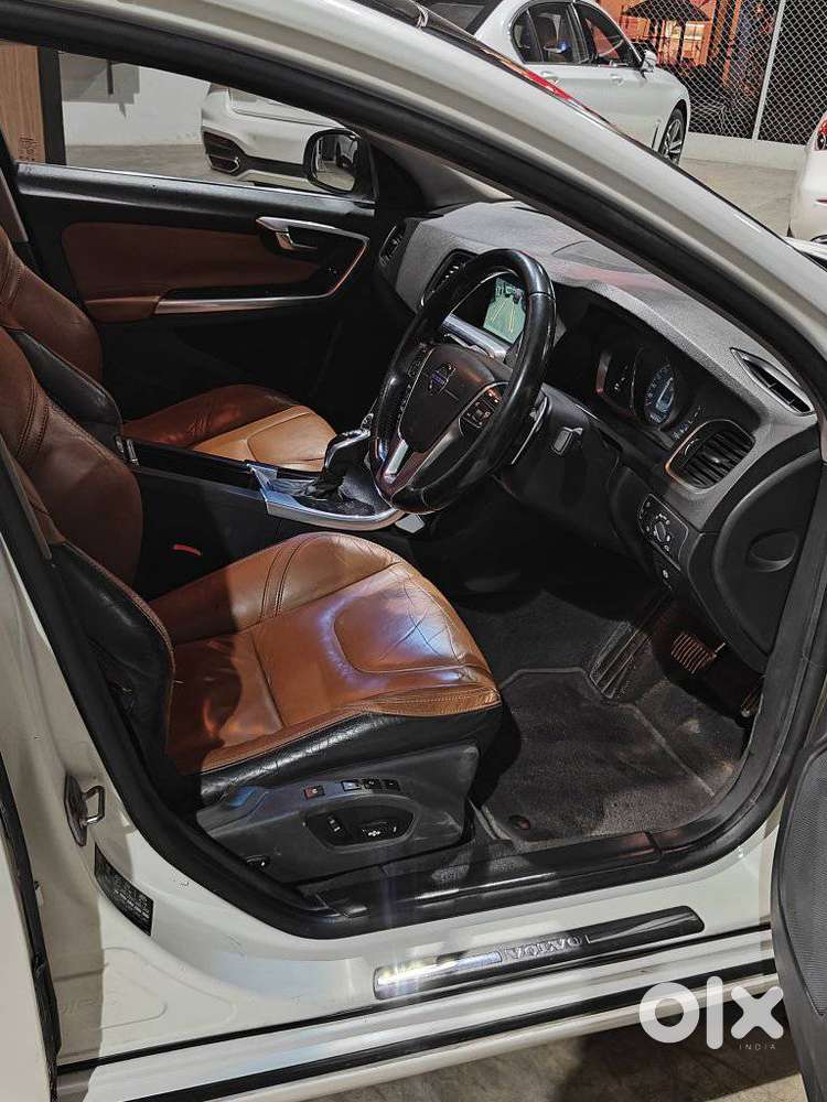 Volvo S60 D5 Inscription, 2015, Diesel