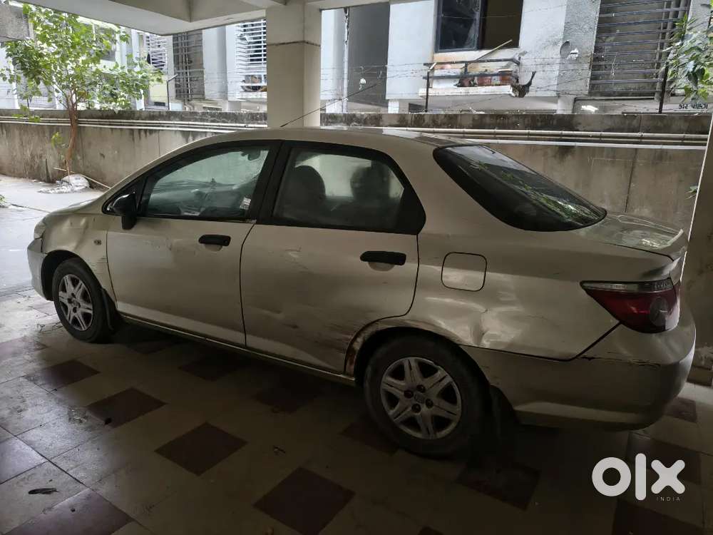 Well-maintained Honda City Zx 2006 Manual  Gj-06 Passing