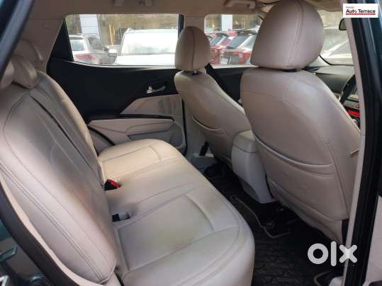 Mahindra Xuv300 W8 (o) 1.5 Diesel Amt, 2019, Diesel
