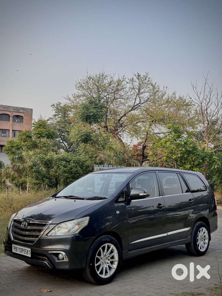 Toyota Innova 2.5 G (diesel) 7 Seater Bs Iv, 2015, Diesel