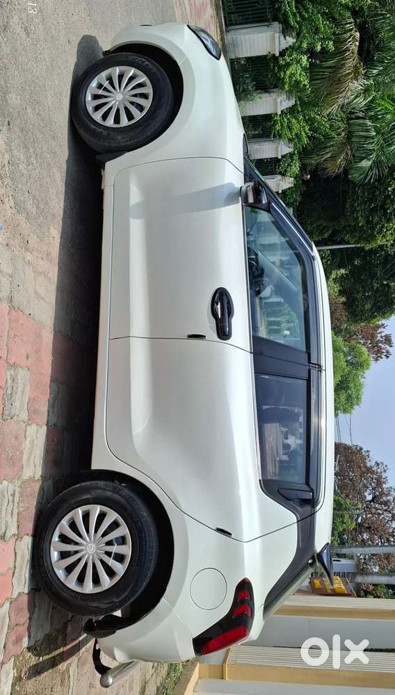 Maruti Suzuki Swift Vxi + Manual, 2020, Petrol