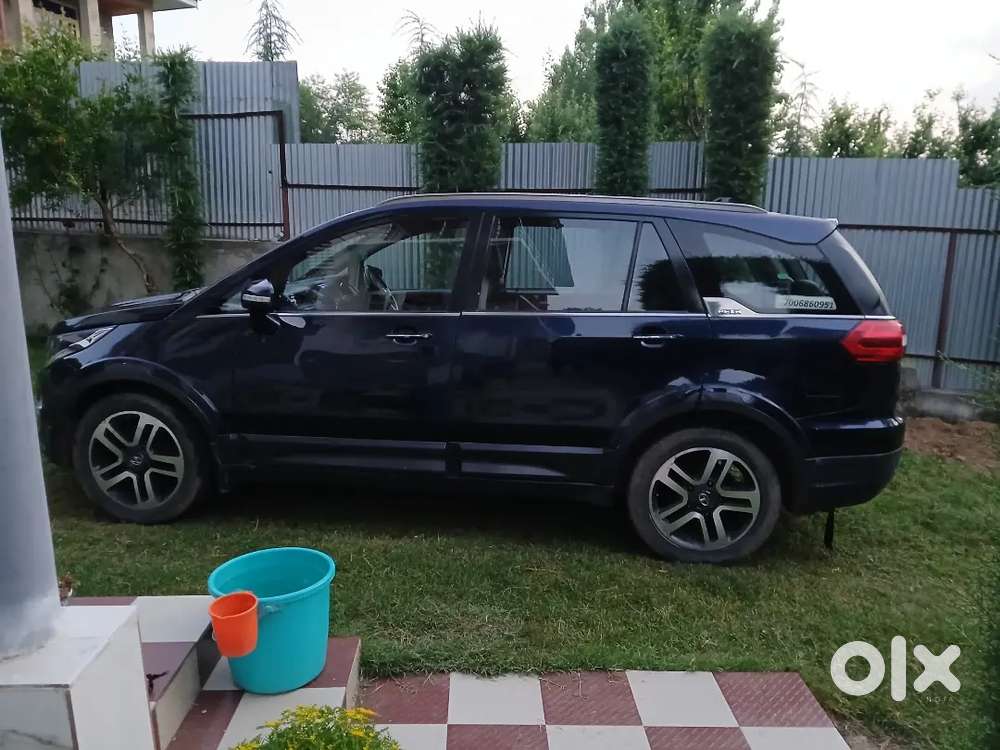 Luxury 7 Seater Suv, Featuristic,