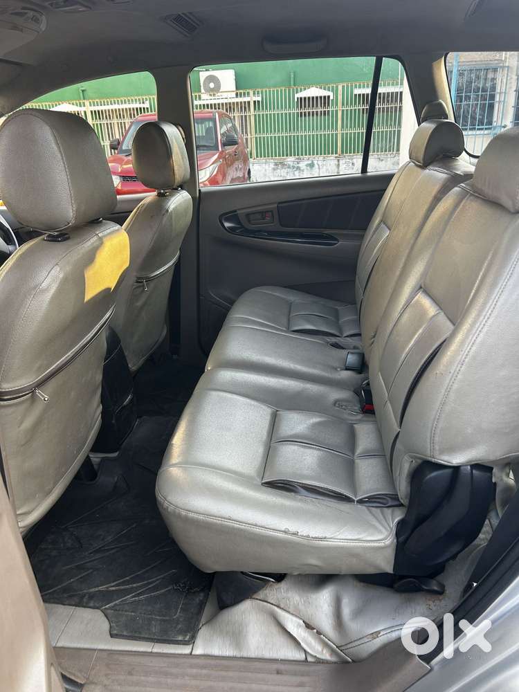 Toyota Innova 2.5 G (diesel) 8 Seater, 2015, Diesel