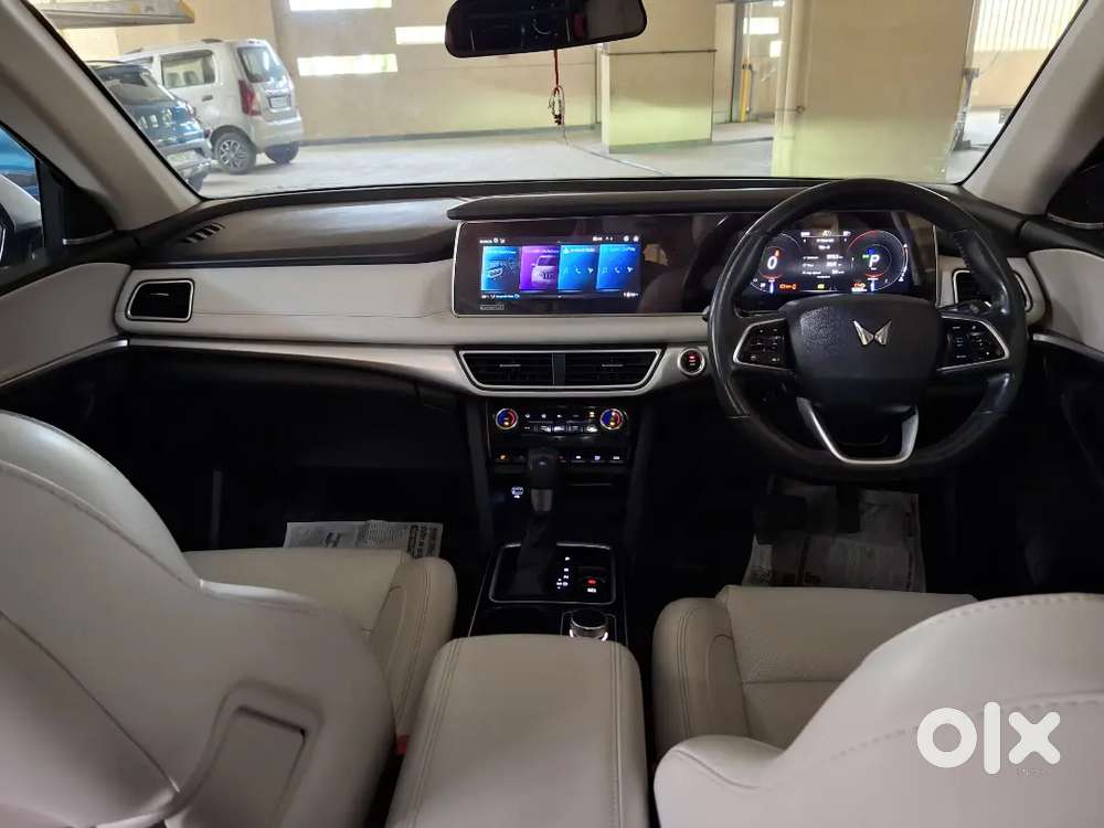 Mahindra Xuv700 Ax7 2023