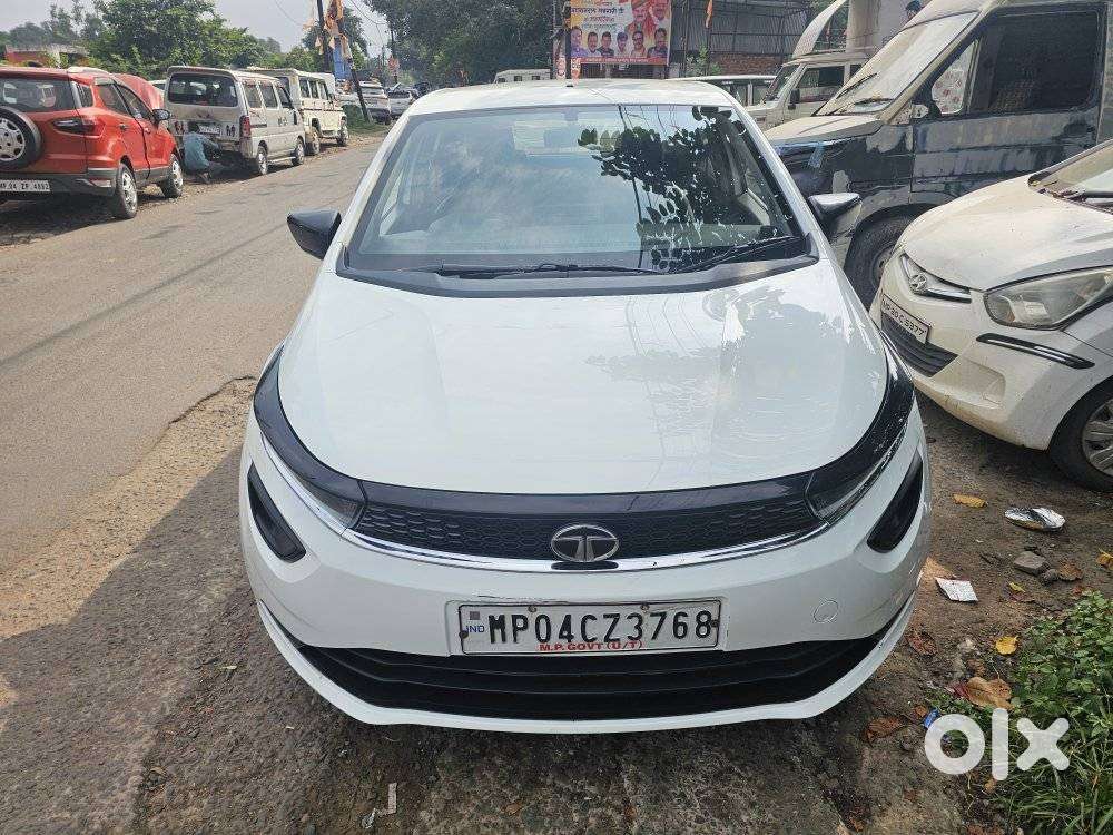 Tata Altroz 1.2 Xe, 2020, Petrol