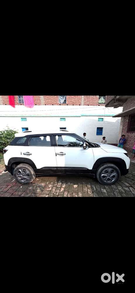 Maruti Suzuki Brezza 2023 Petrol Well Maintained