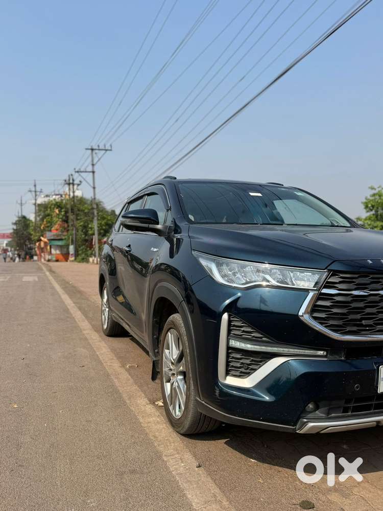 Toyota Innova Hycross 2.0 Zx Hybrid 7 Str, 2023, Petrol