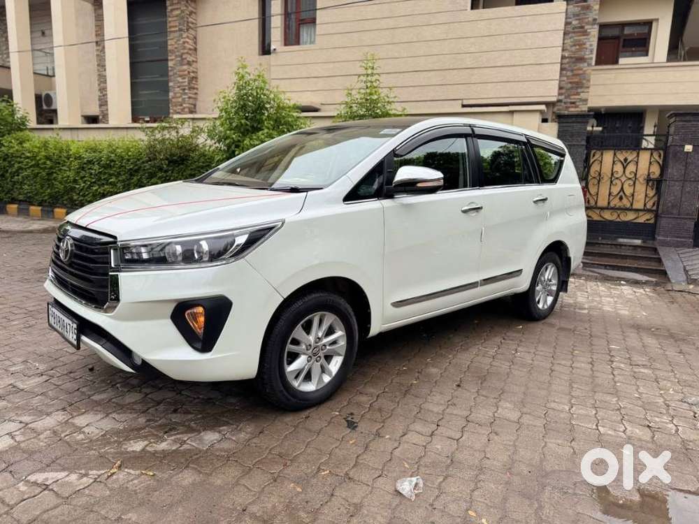 Toyota Innova Crysta 2.4 V 7 Str, 2017, Diesel