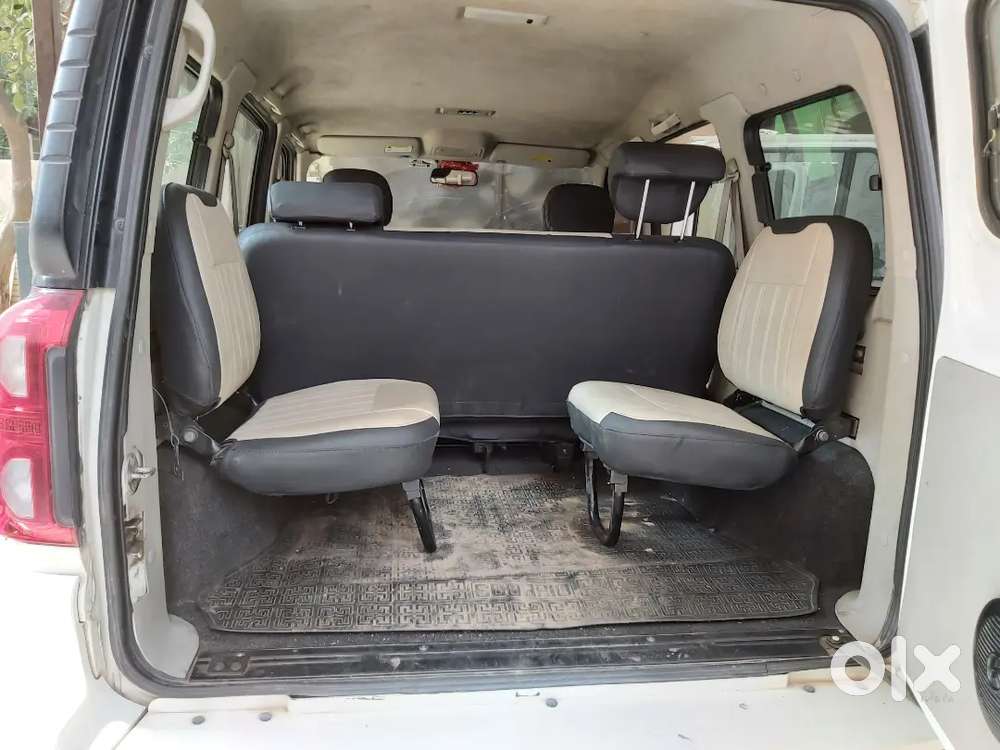 Mahindra Scorpio S 11