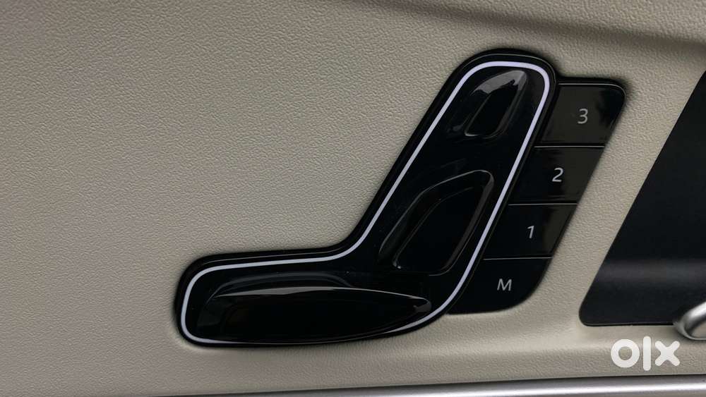 Mahindra Xuv700 2.2 Ax 7 Diesel Mt Luxury Pack Str, 2024, Diesel