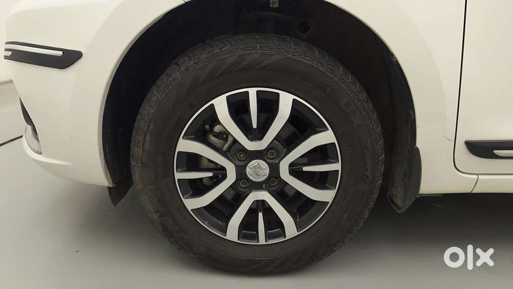 Maruti Suzuki Dzire Vxi Ags, 2023, Petrol