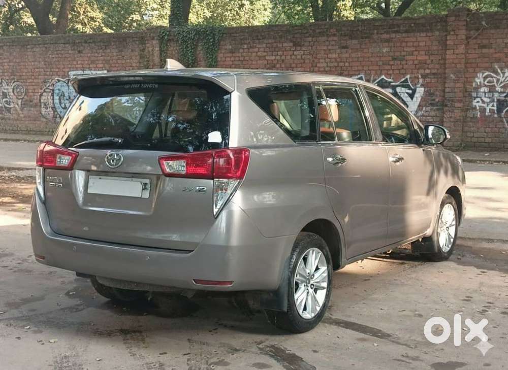 Toyota Innova Crysta 2.7 Zx At, 2016, Petrol