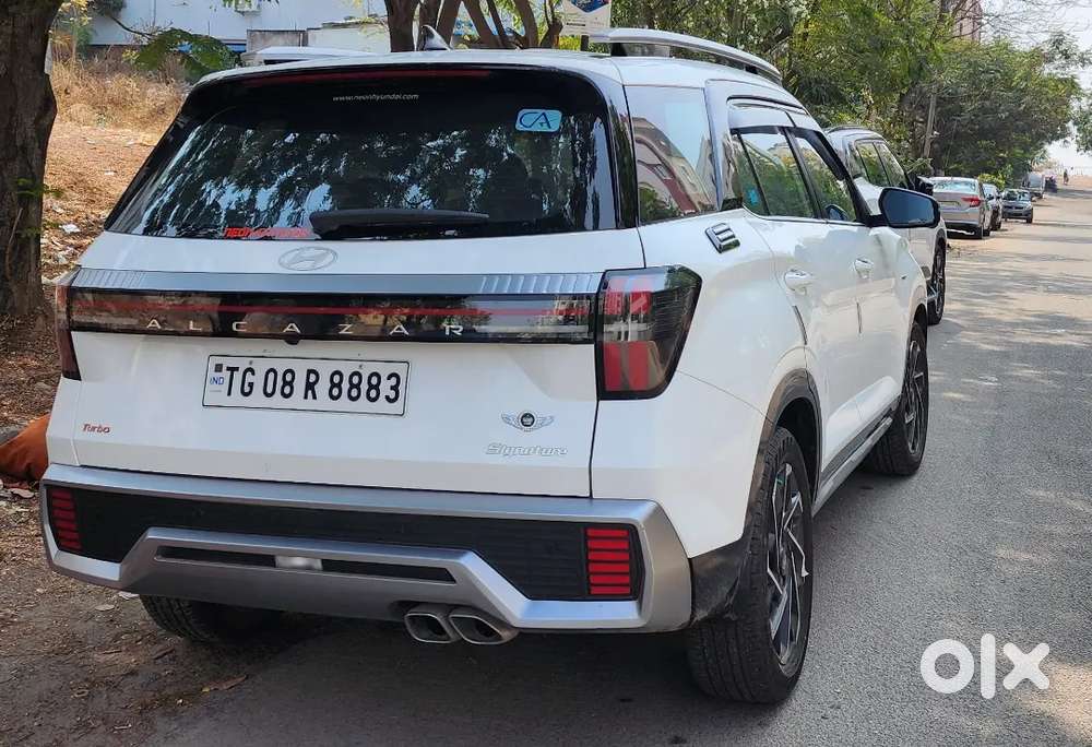 Hyundai Alcazar 1yr Old, Petrol Automatic, 7 Seater, 11k Kms.