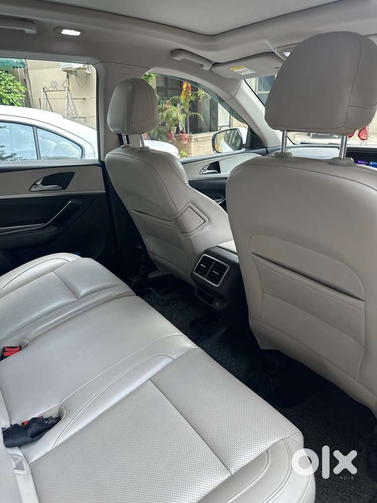 Mahindra Xuv700 Petrol 2022 Automatic