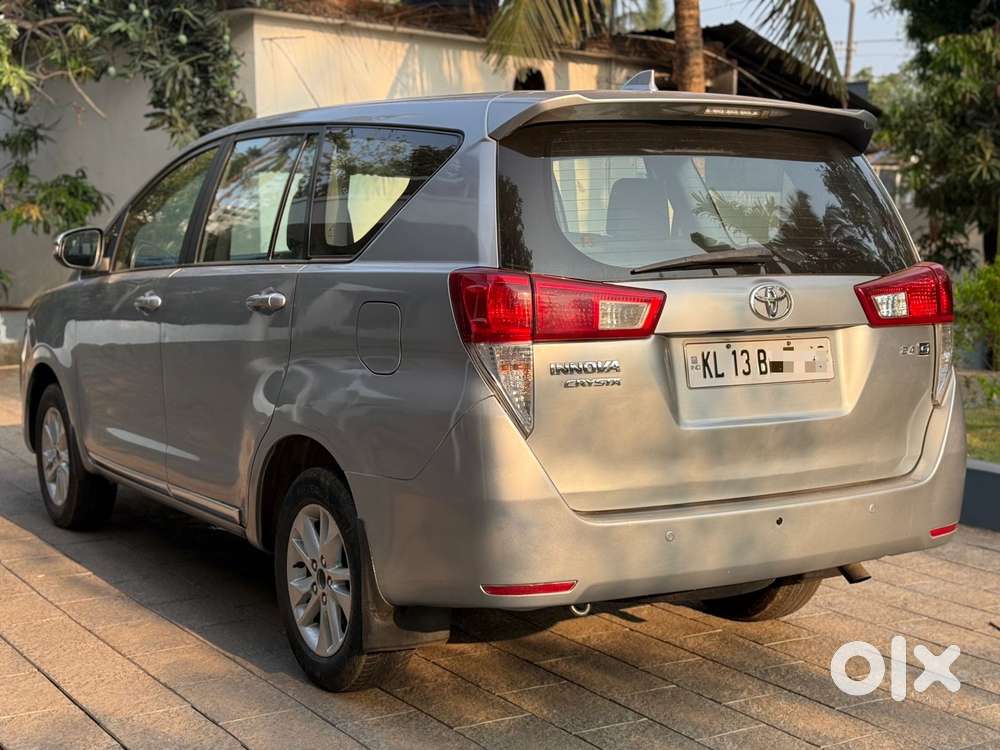 Toyota Innova Crysta