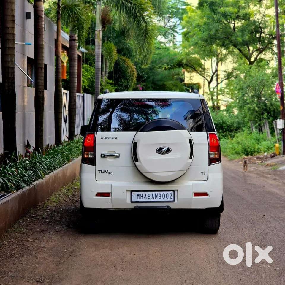 Mahindra Tuv 300 Mhawk100 T8 Dual Tone, 2017, Diesel