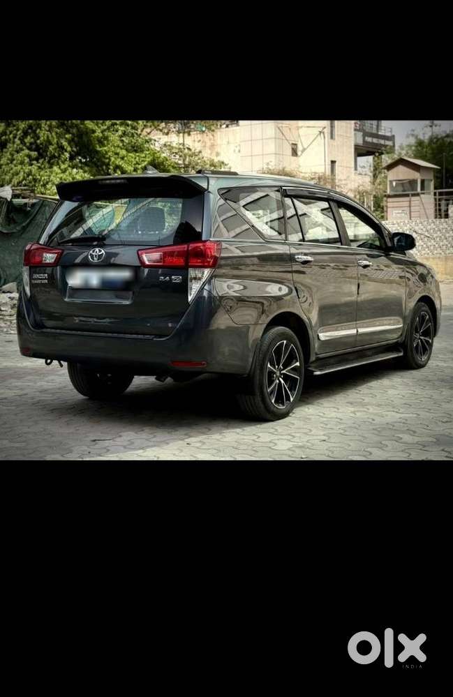 Toyota Innova Crysta 2.8z Automatic, 2022, Diesel