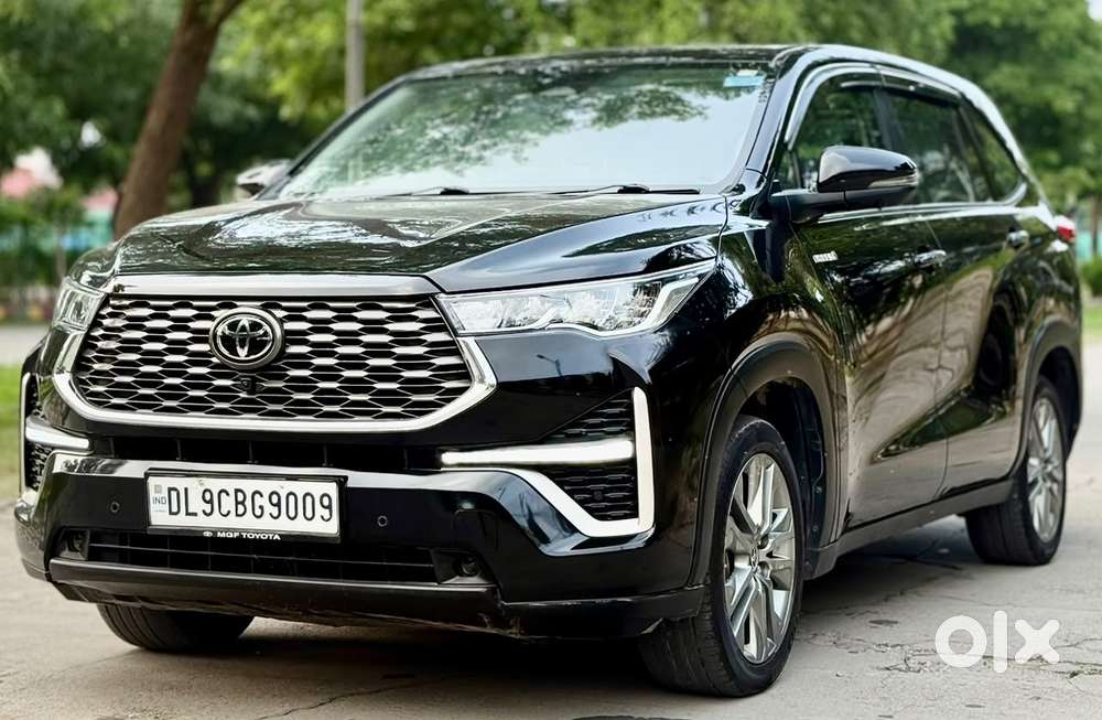 Toyota Innova Hycross 2.0 Zx (o) Hybrid 7 Str, 2025, Petrol