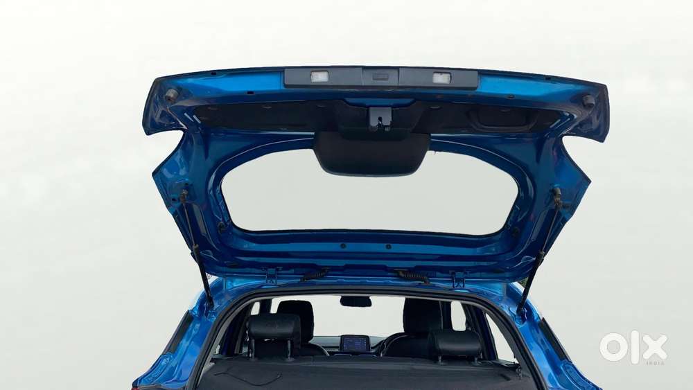 Tata Punch 1.2 Revotron Creative Amt Dual Tone, 2021, Petrol