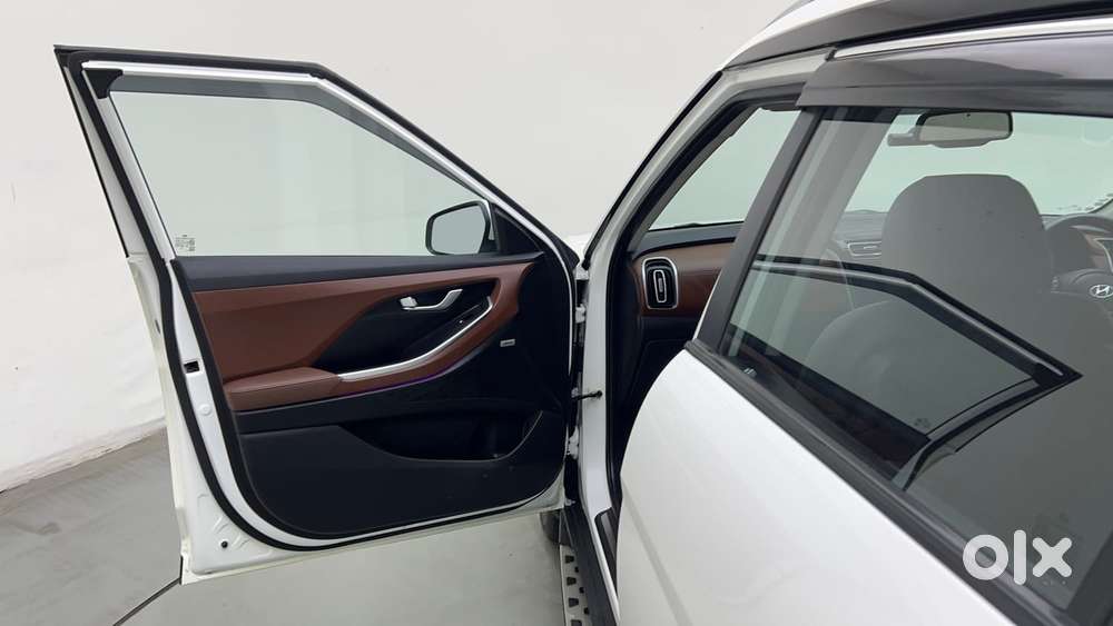 Hyundai Alcazar 2.0 Signature (o) Petrol At 6 Str, 2022, Petrol