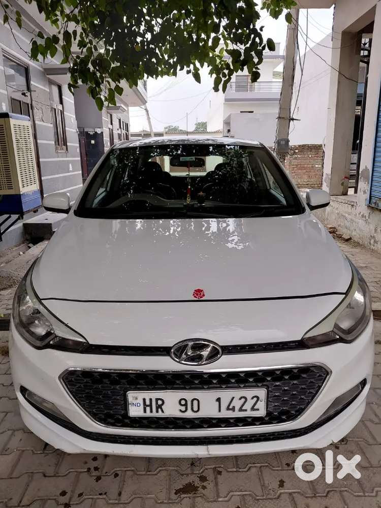 Hyundai I20 Executive 54415 Km Runing Showroom Car