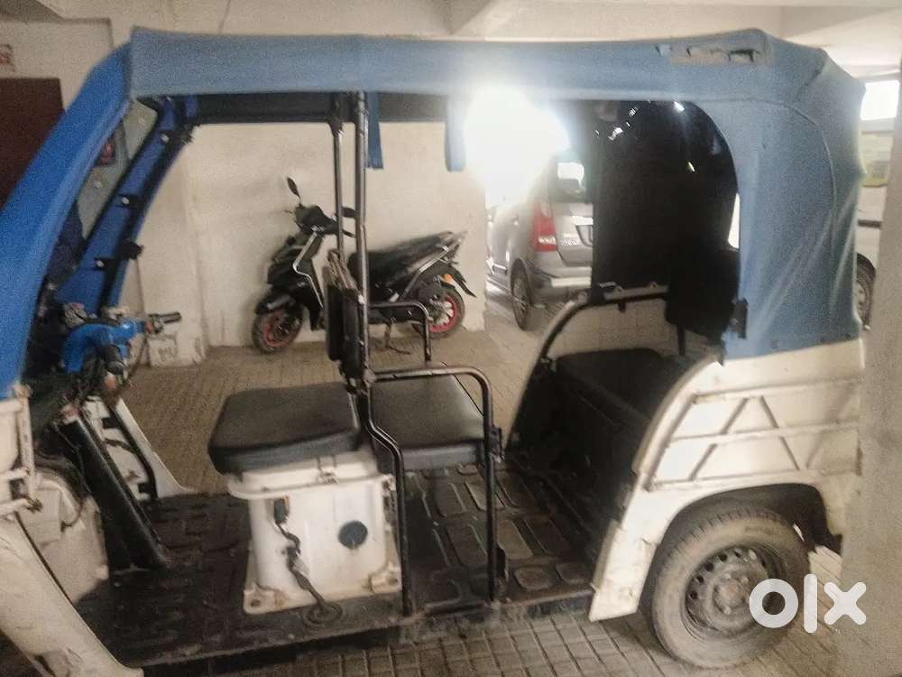 Mahindra Tyro Y Auto 2024