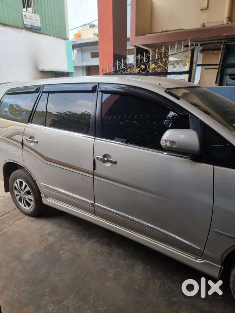 Toyota Innova 2015