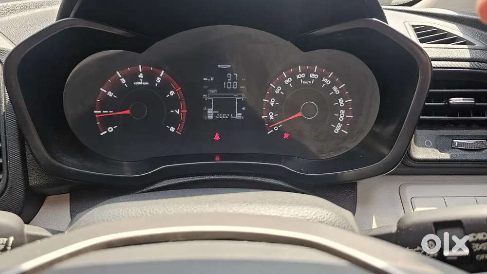 Mahindra Xuv300 2021 Petrol 27000 Km Driven