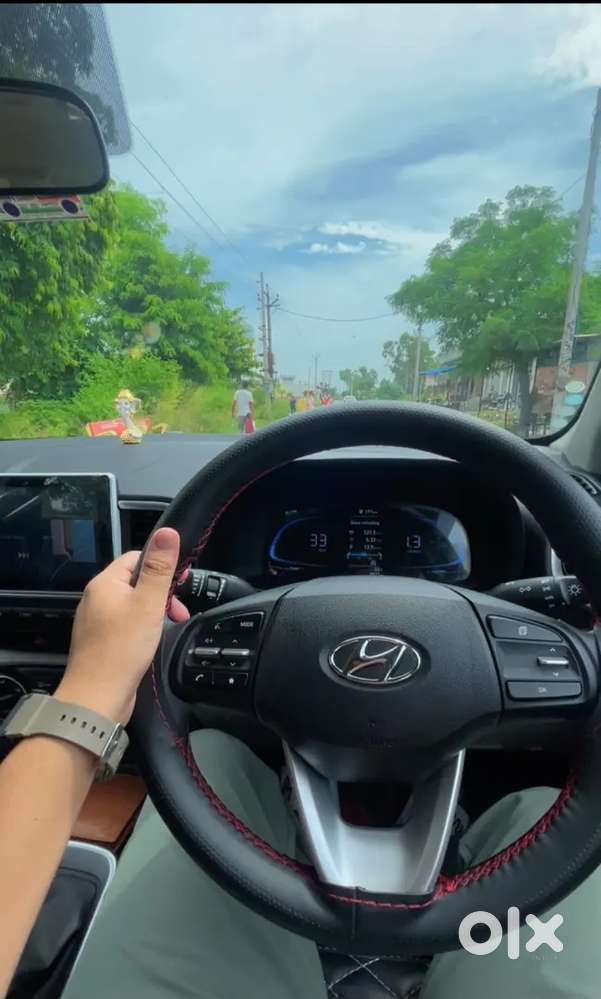 Hyundai New Venue 2025 Petrol 16000 Km Driven