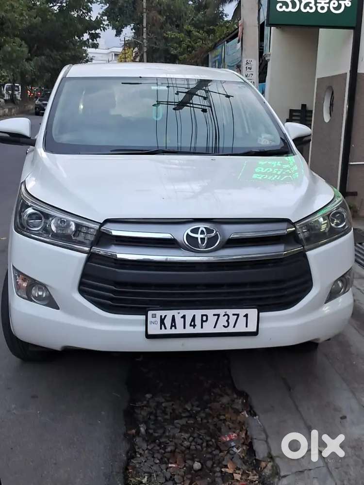 Toyoto Innova Crysta