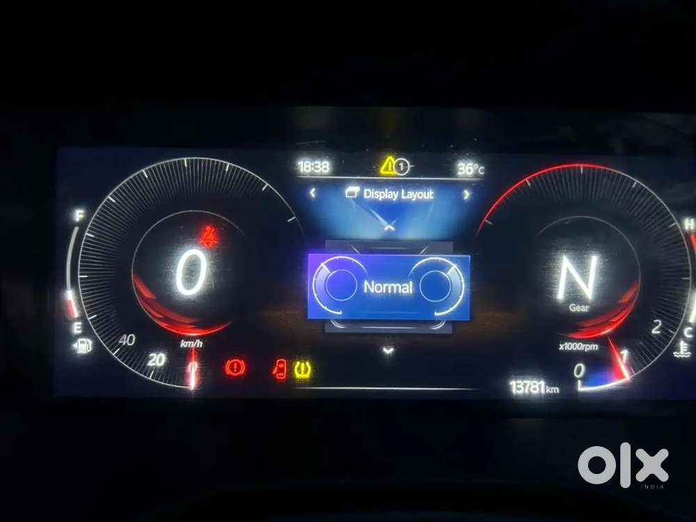 Mahindra Xuv 3xo 2025 Petrol 13781 Km Driven