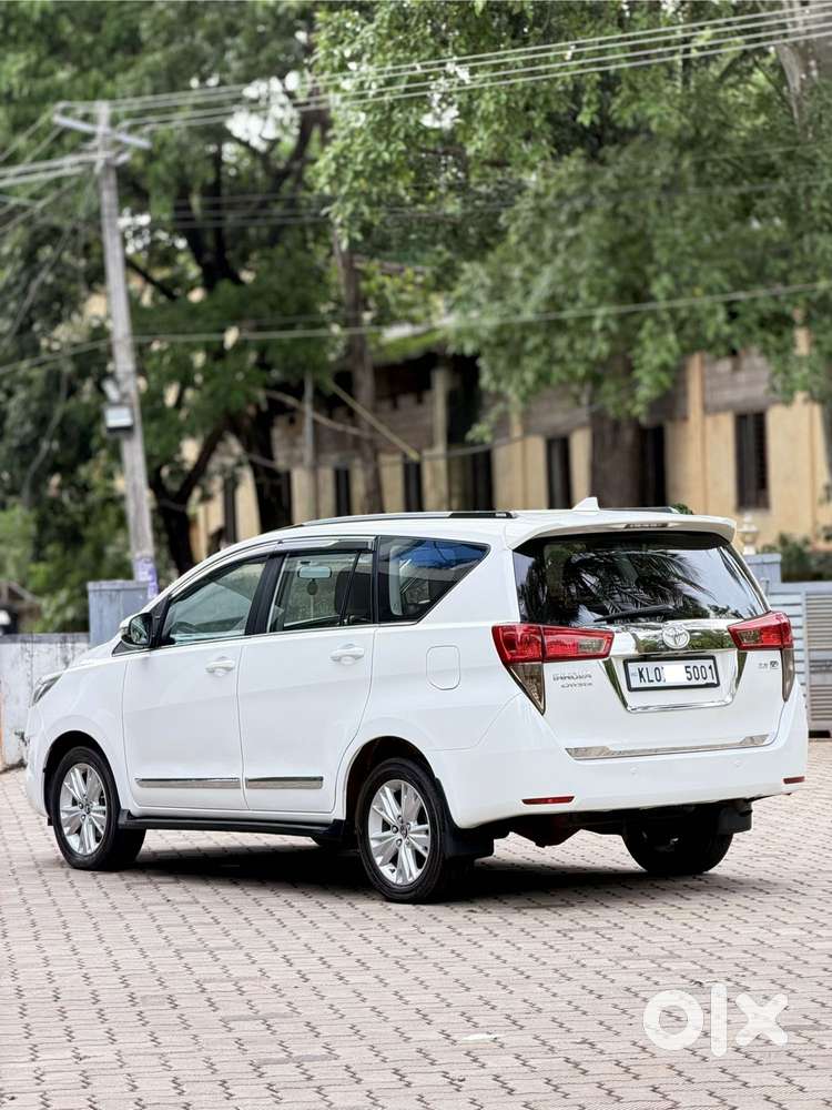 Toyota Innova Crysta 2.8 Gx At 8s, 2018, Diesel