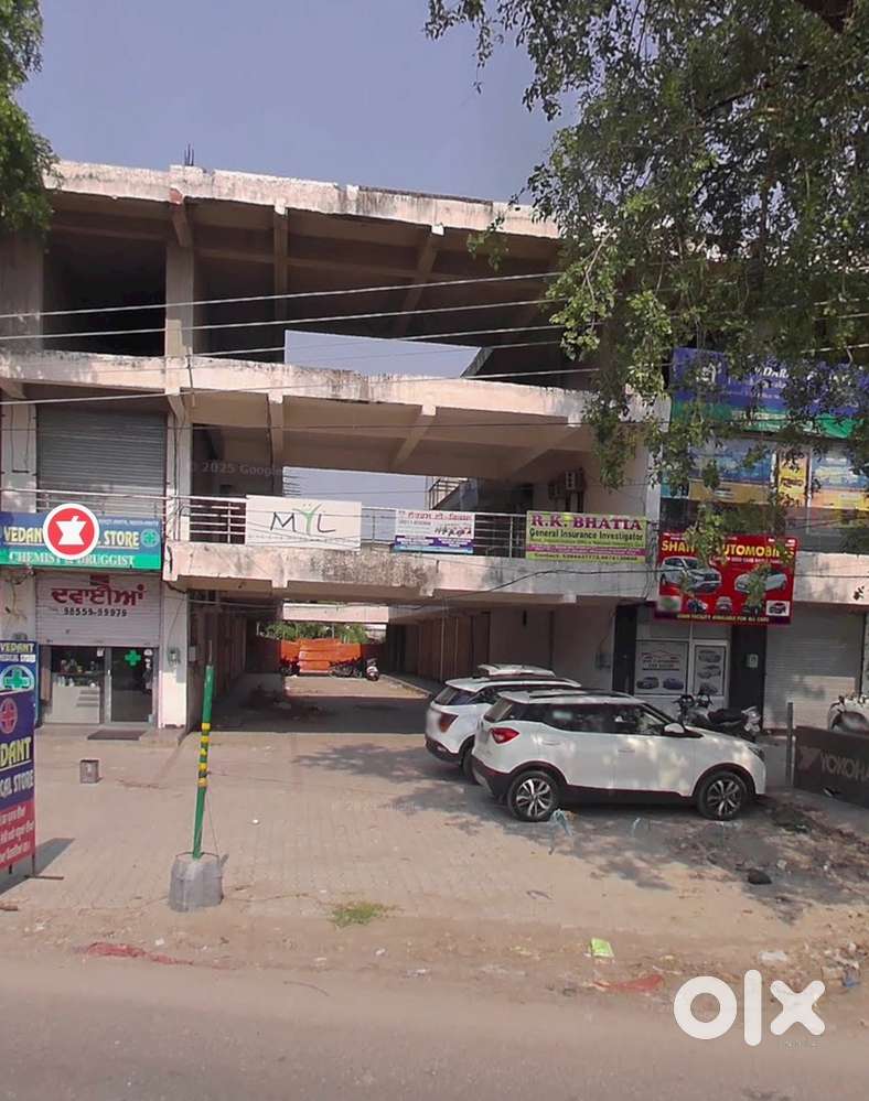 Shop for rent on first floor in front of new sabzi mandi - For Rent ...