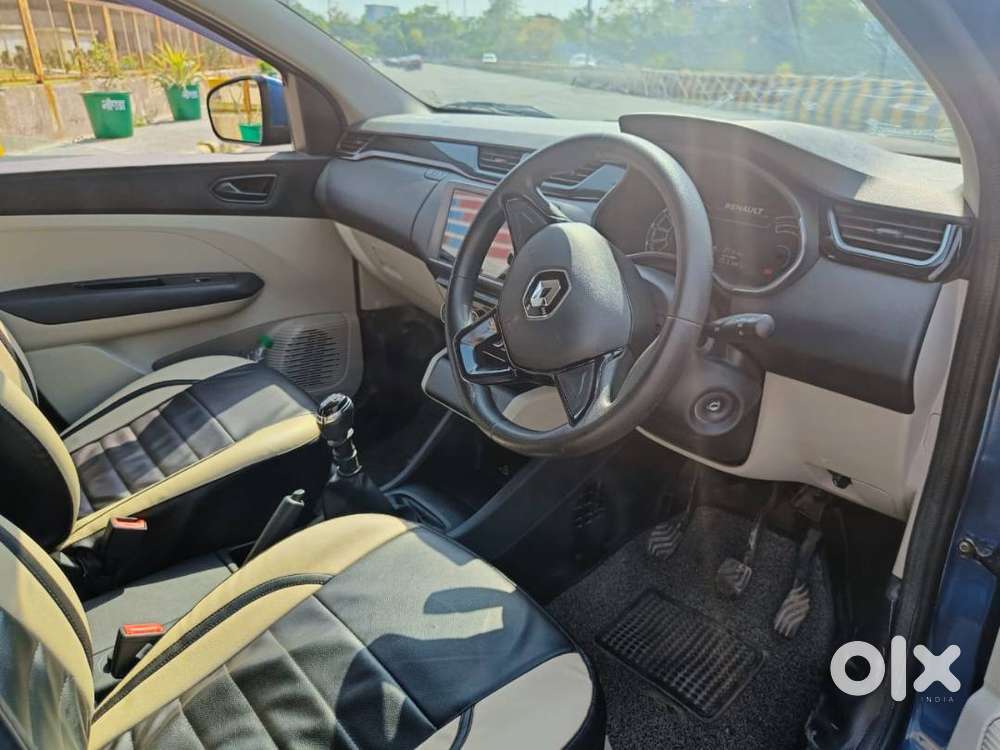 Renault 7 Seater. All Electronics Working .